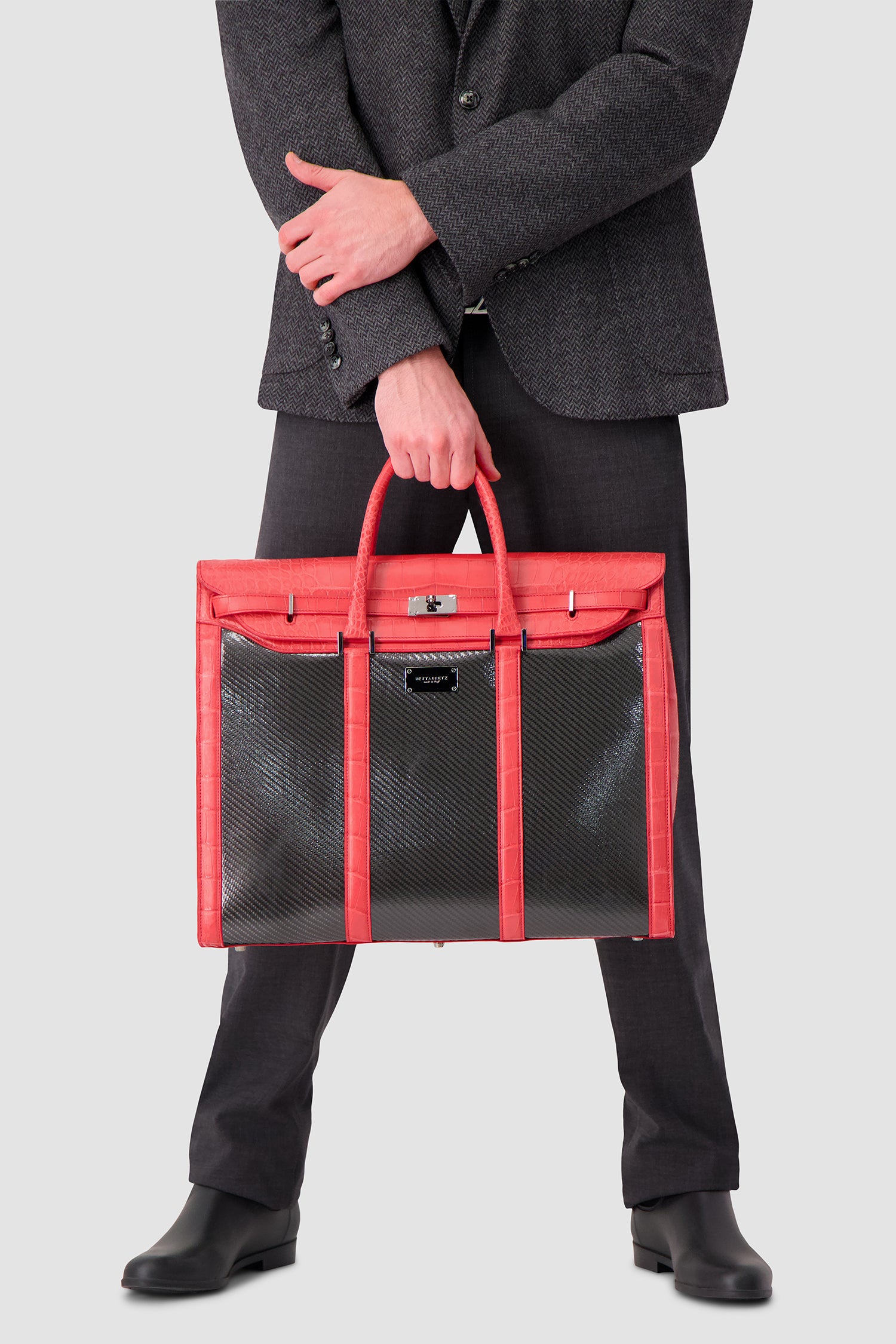 Hettabretz Alligator and Carbon Travel Bag