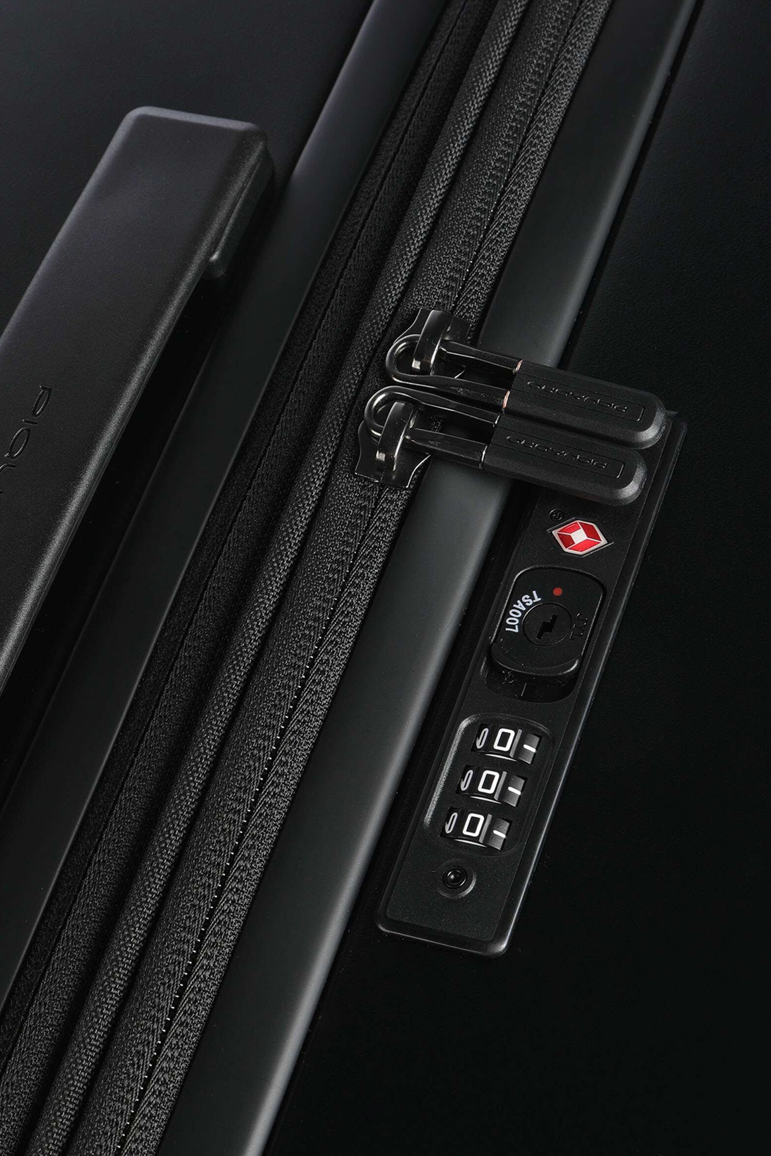 Valise Piquadro noire extensible à 4 roues, grande taille
