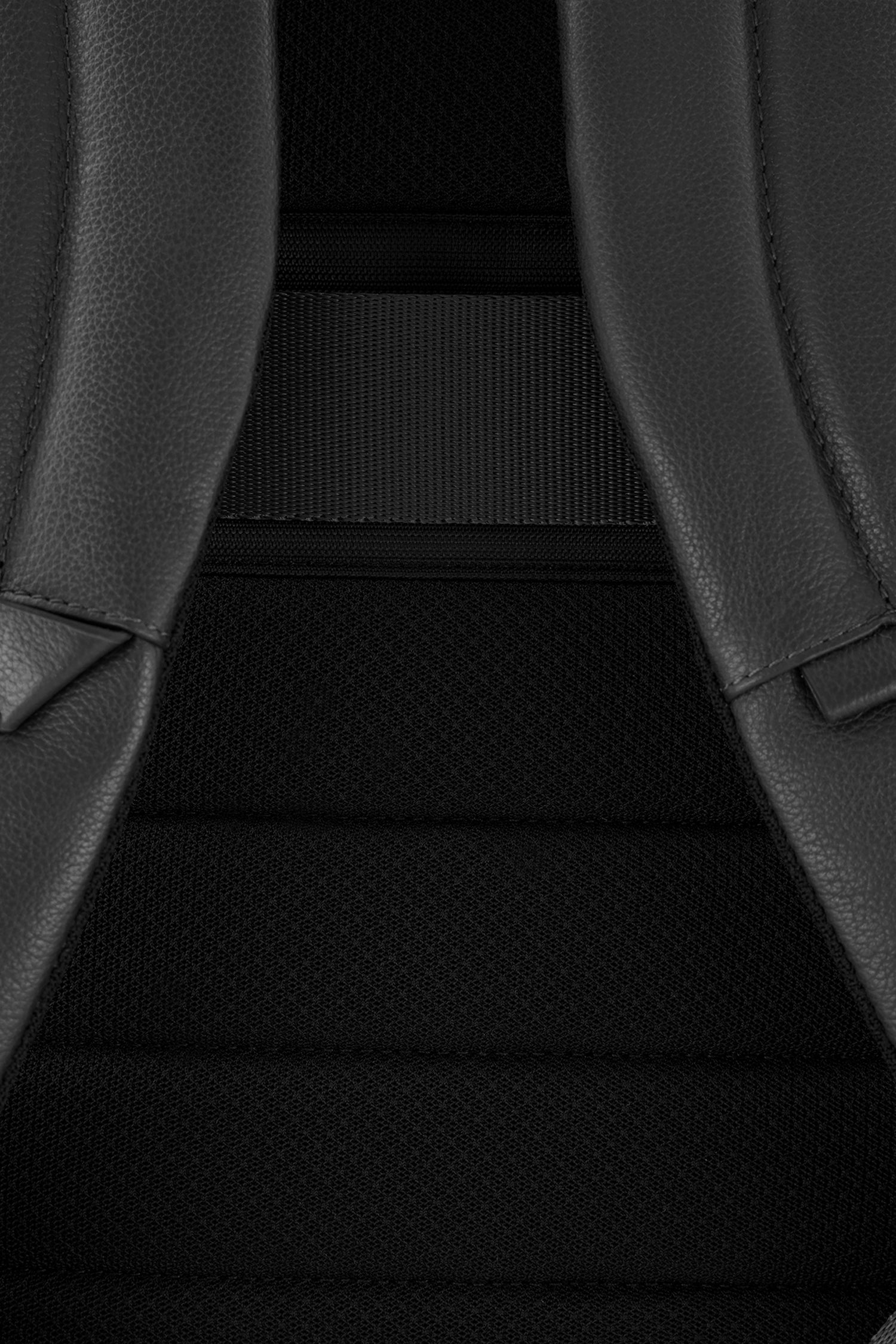 Sac à dos Piquadro noir pour ordinateur portable 14"
