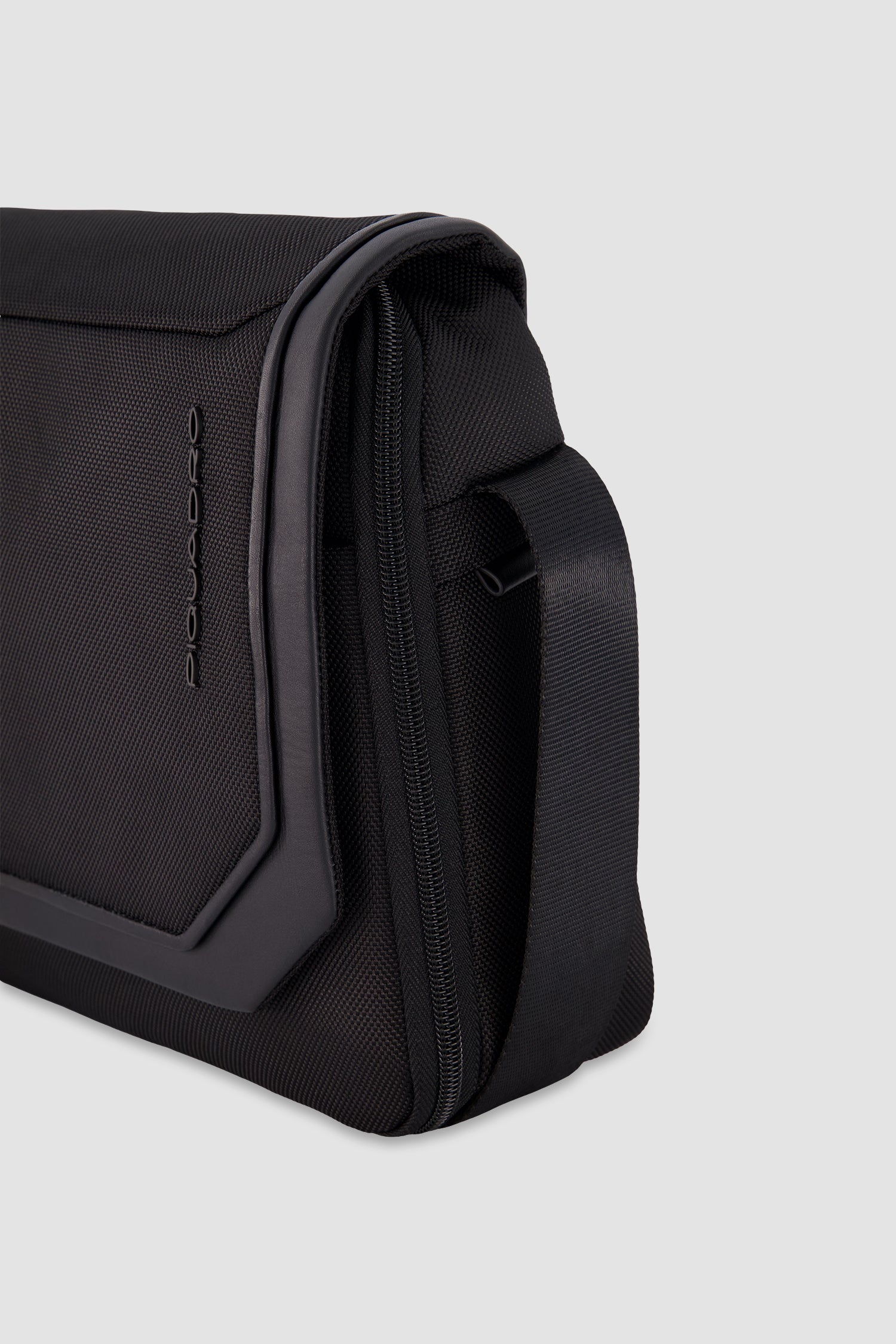 Piquadro Messenger / iPad Bag