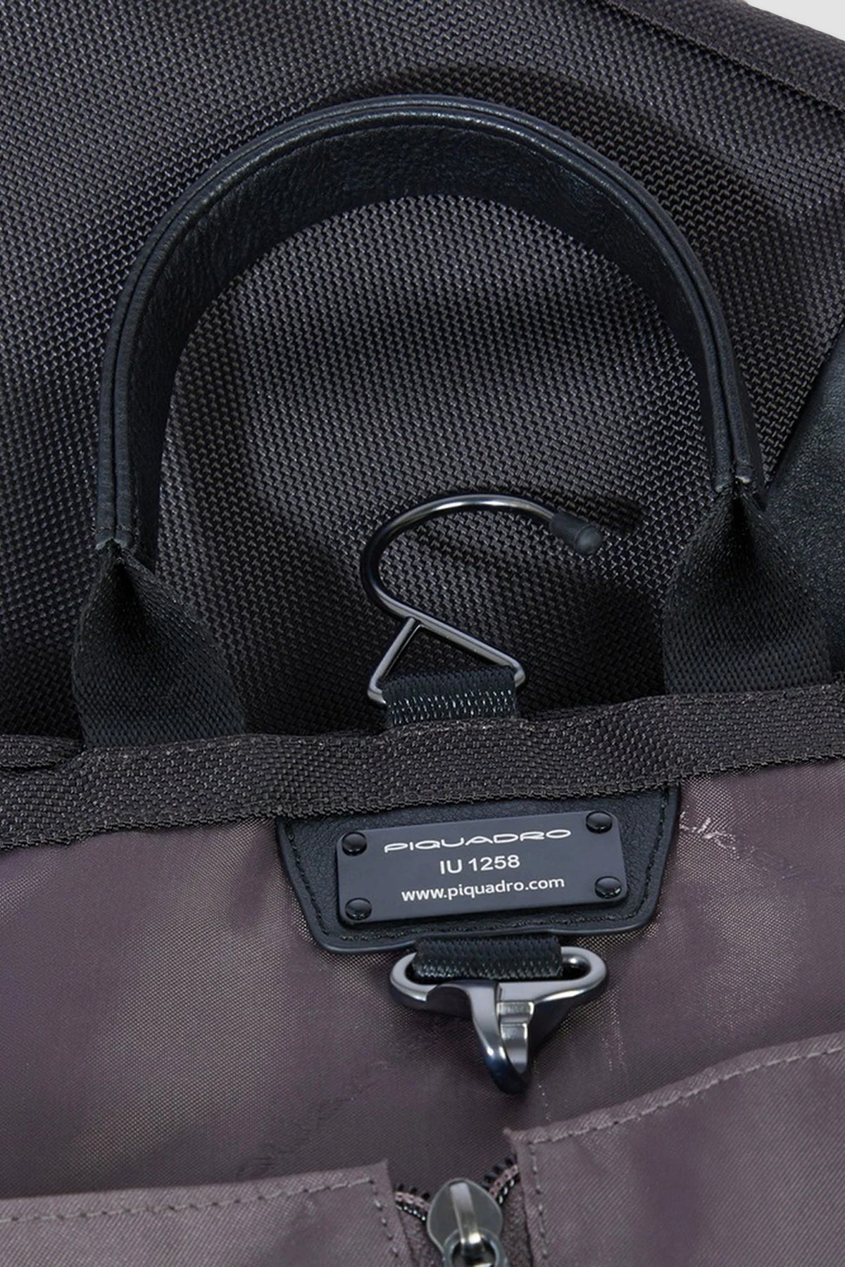 Piquadro Black Folding Garment Bag