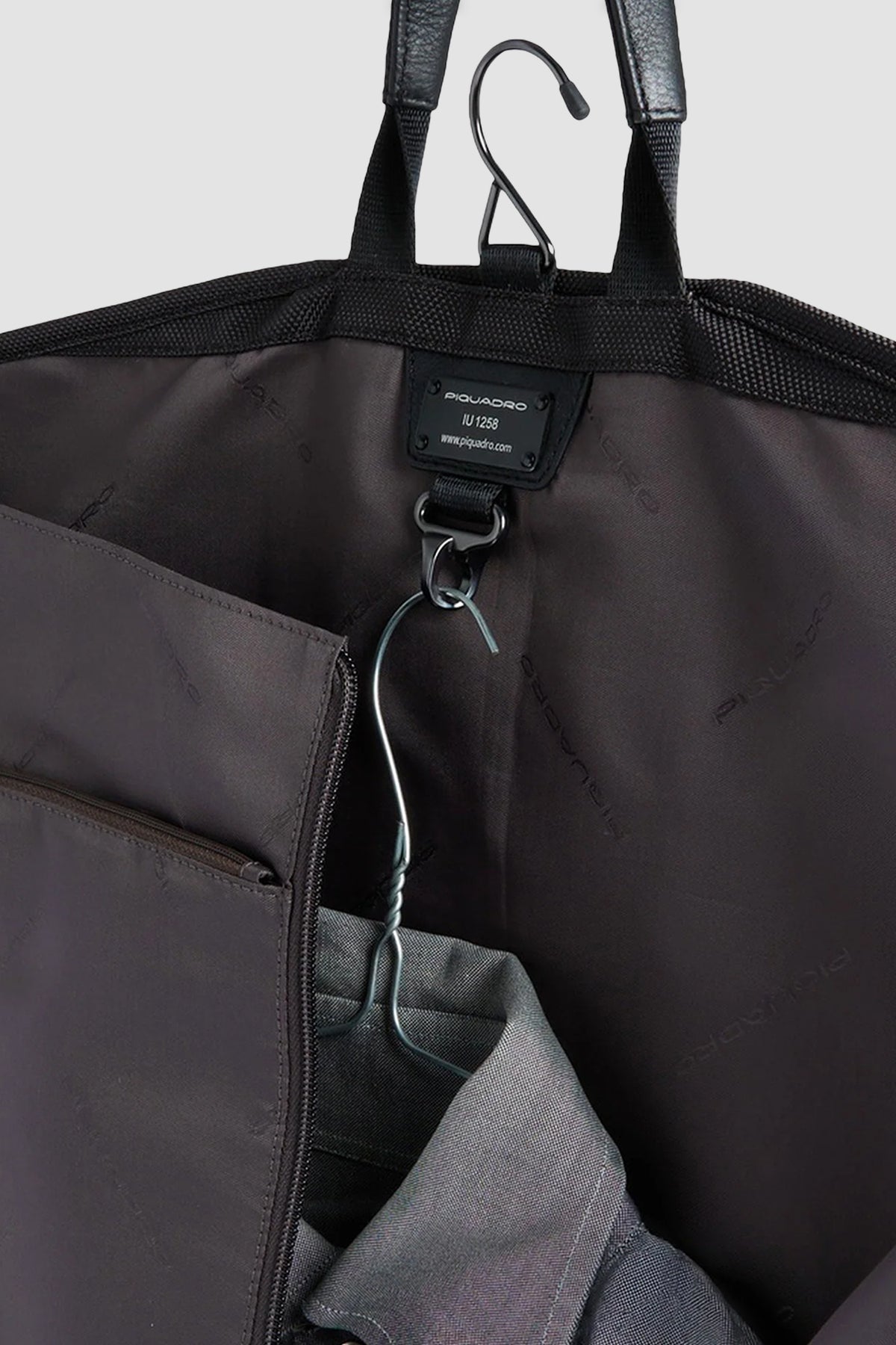 Piquadro Black Folding Garment Bag