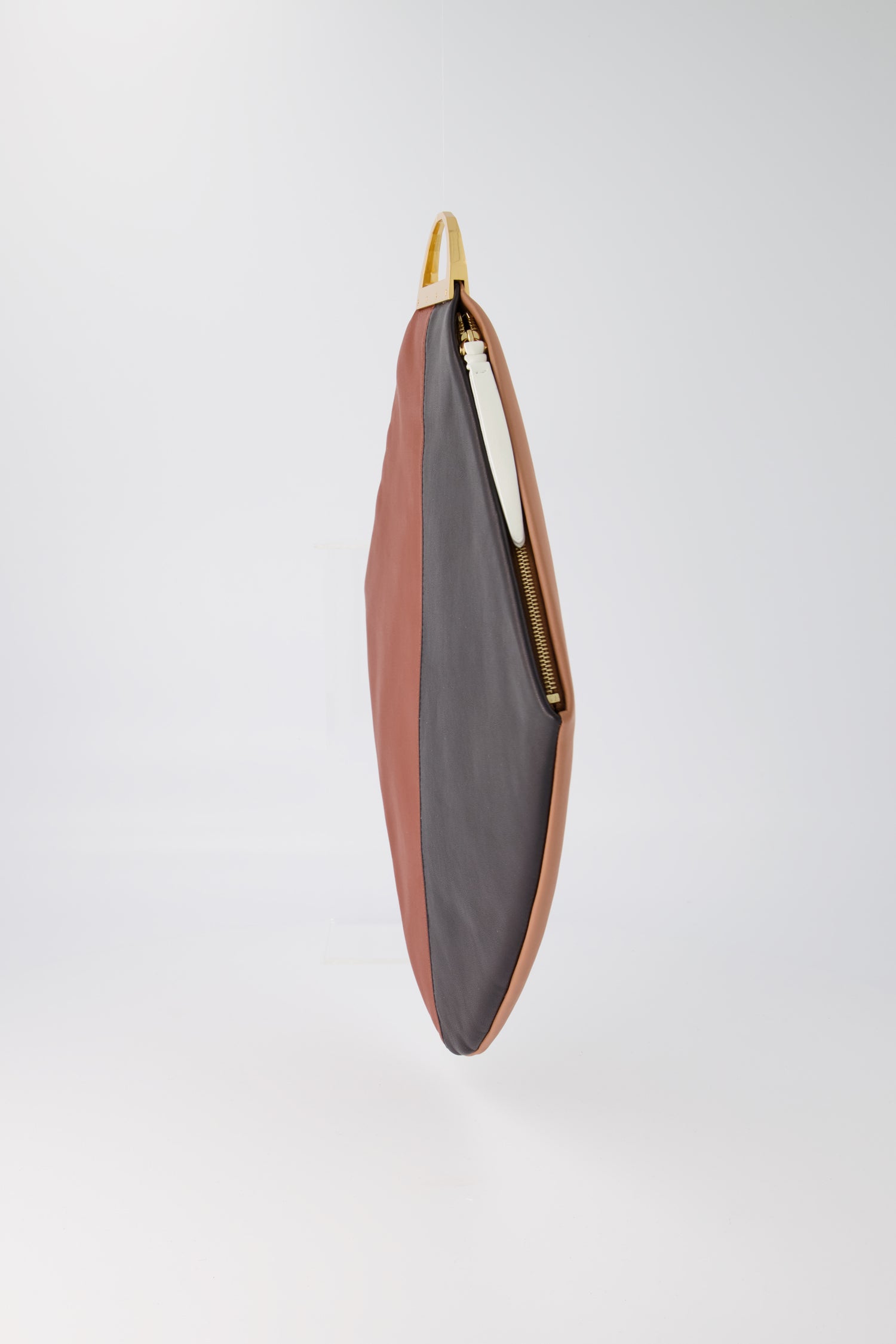 The Volon Tan/White Gao Handbag