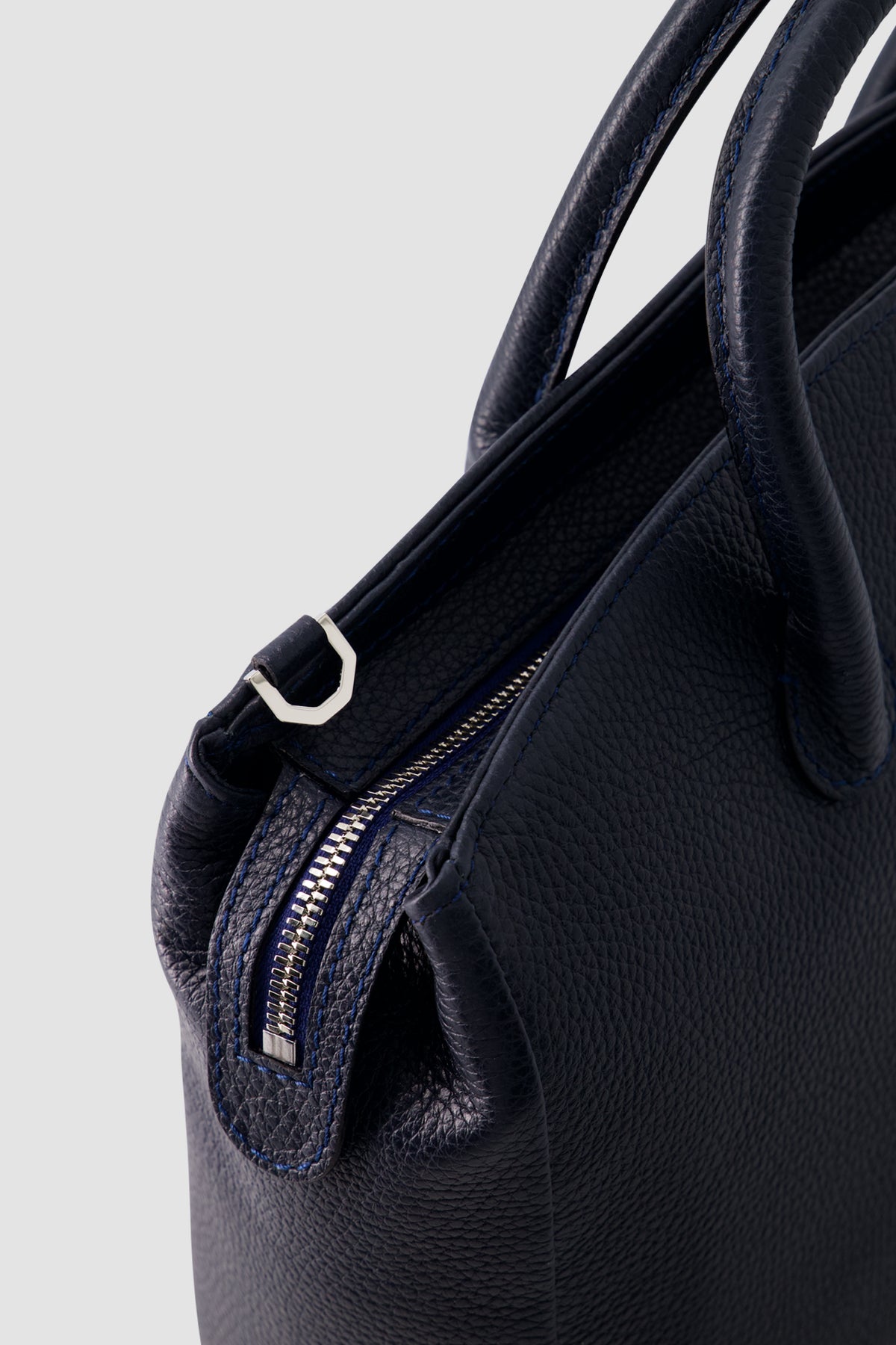 Sac polochon en alligator Artioli
