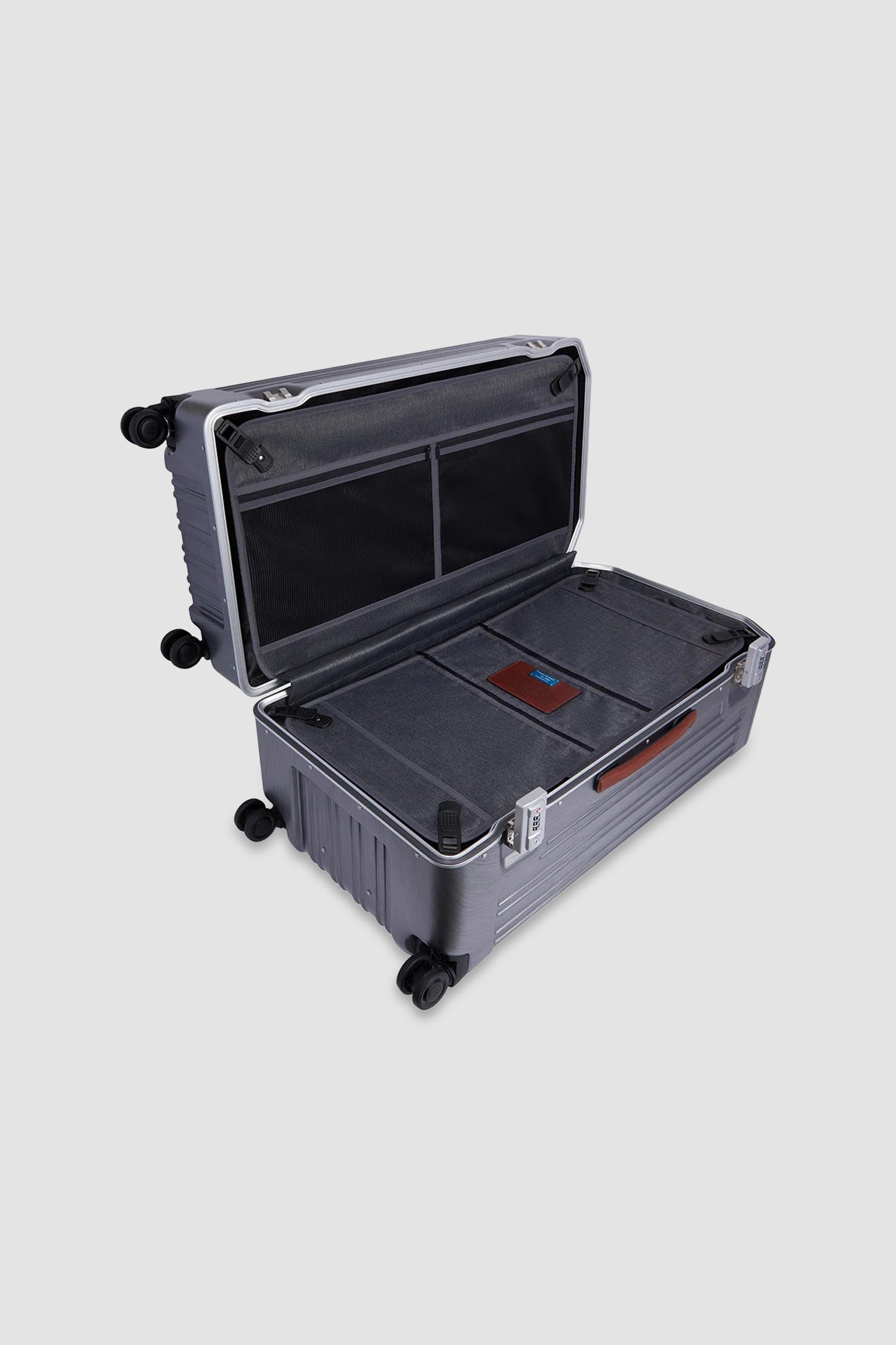 Valise Piquadro Silver rigide, forme malle, à 4 roulettes