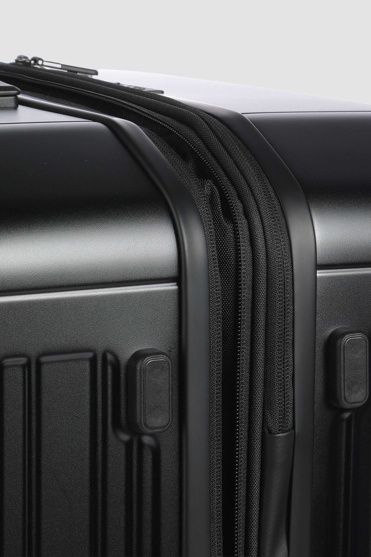 Valise Piquadro noire extensible à 4 roues, grande taille