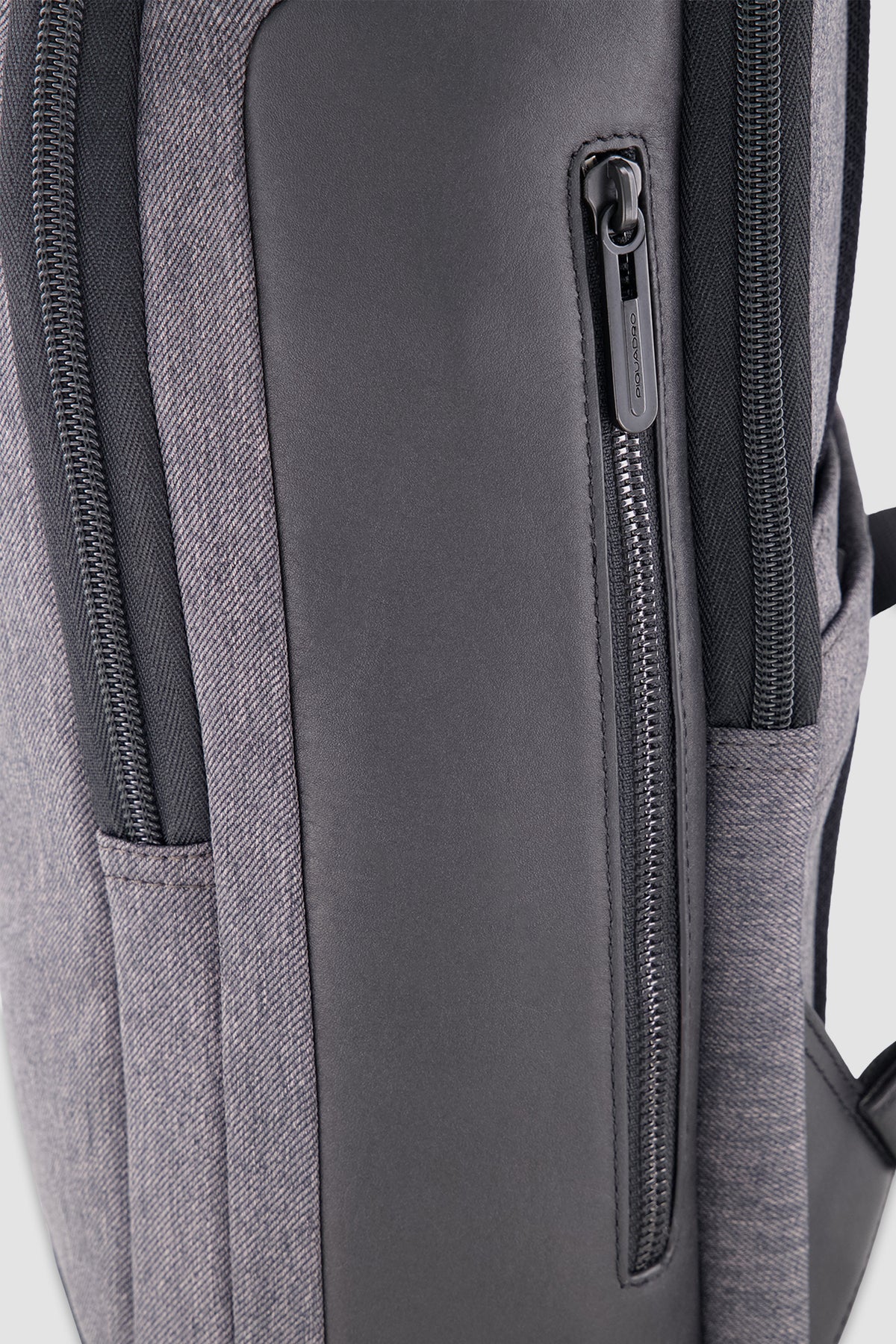 Piquadro Sac à dos pour ordinateur portable 15,6" en tissu recyclé gris/noir