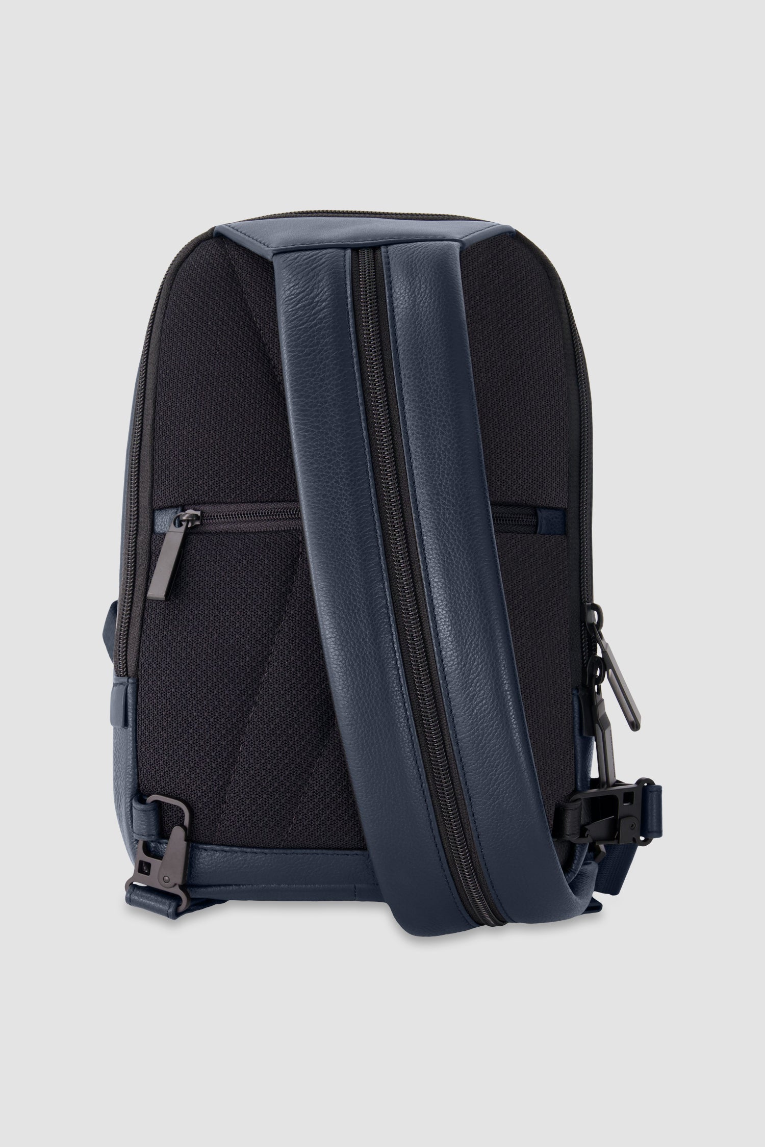 Sac à bandoulière Piquadro bleu convertible en sac à dos