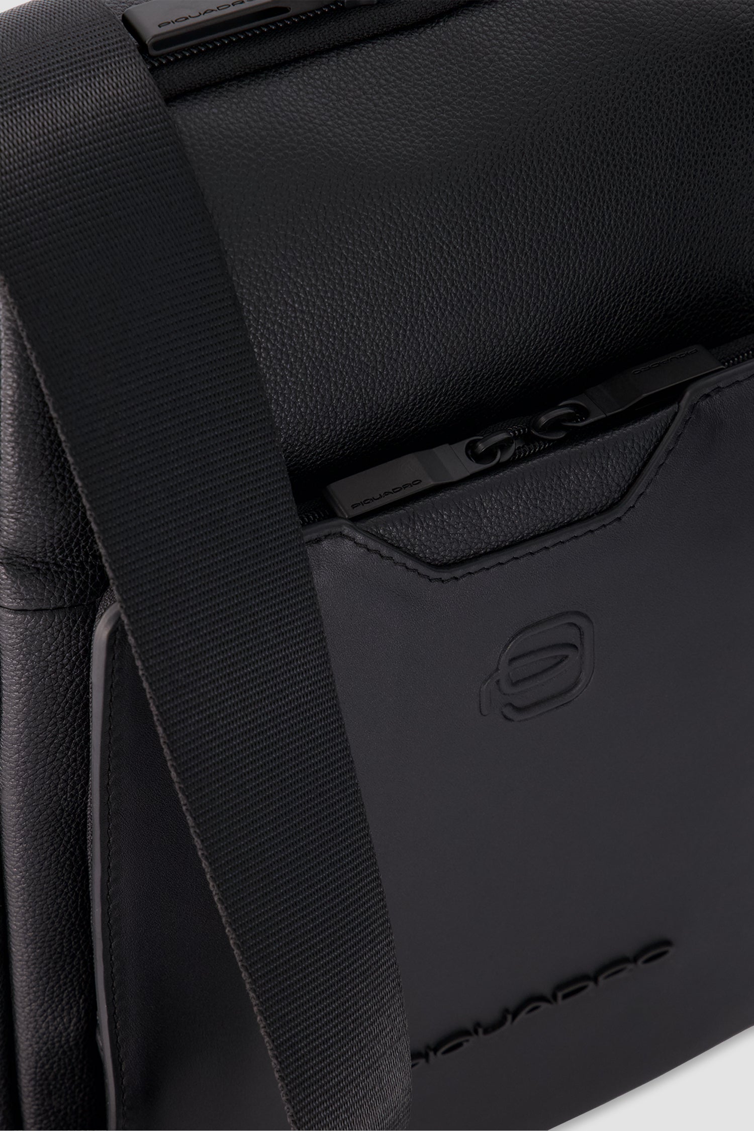 Piquadro Black Crossbody iPad Bag
