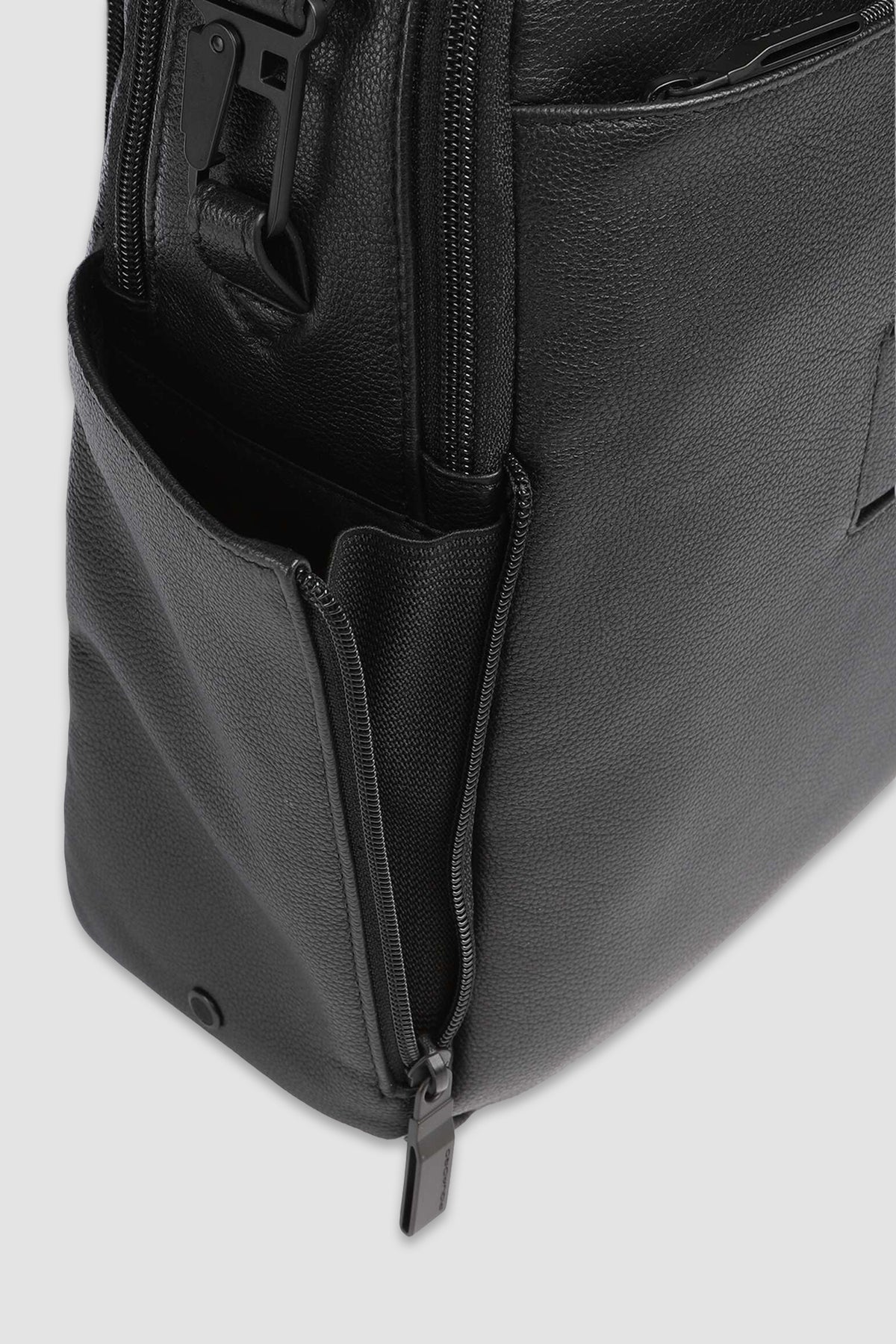 Piquadro Black 13.3" Travel Laptop Briefcase