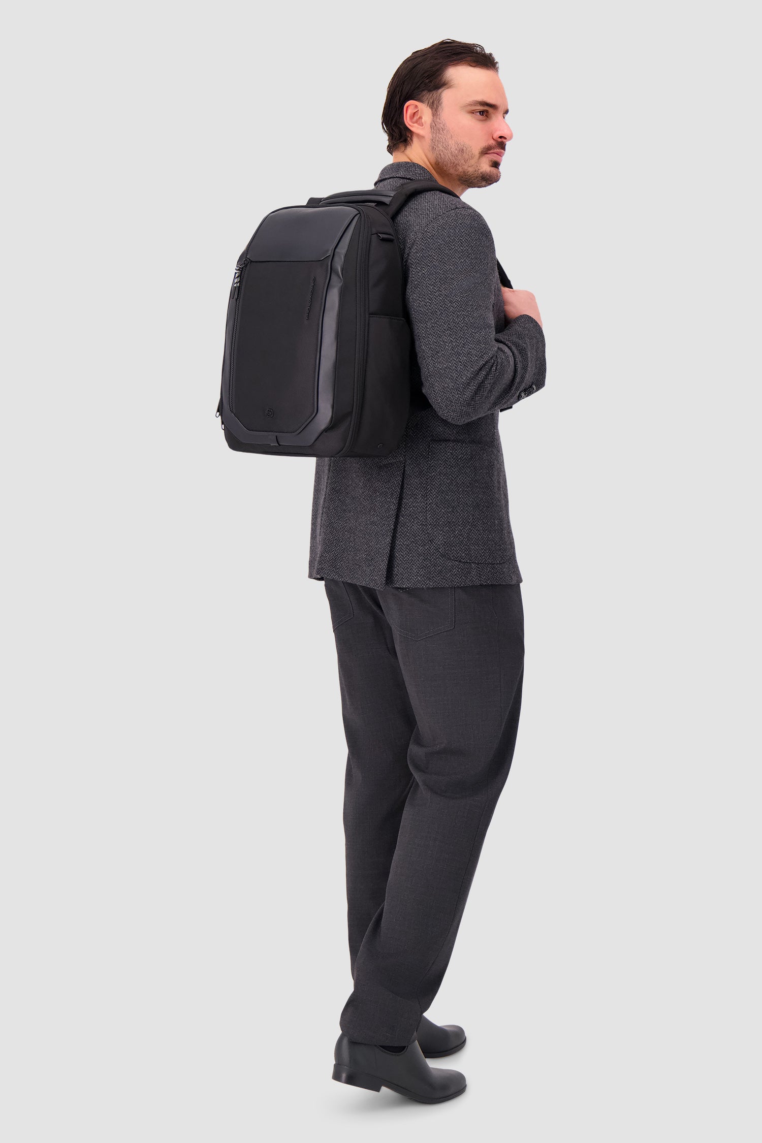 Sac à dos de voyage Piquadro pour ordinateur portable 15,6", en textile recyclé noir