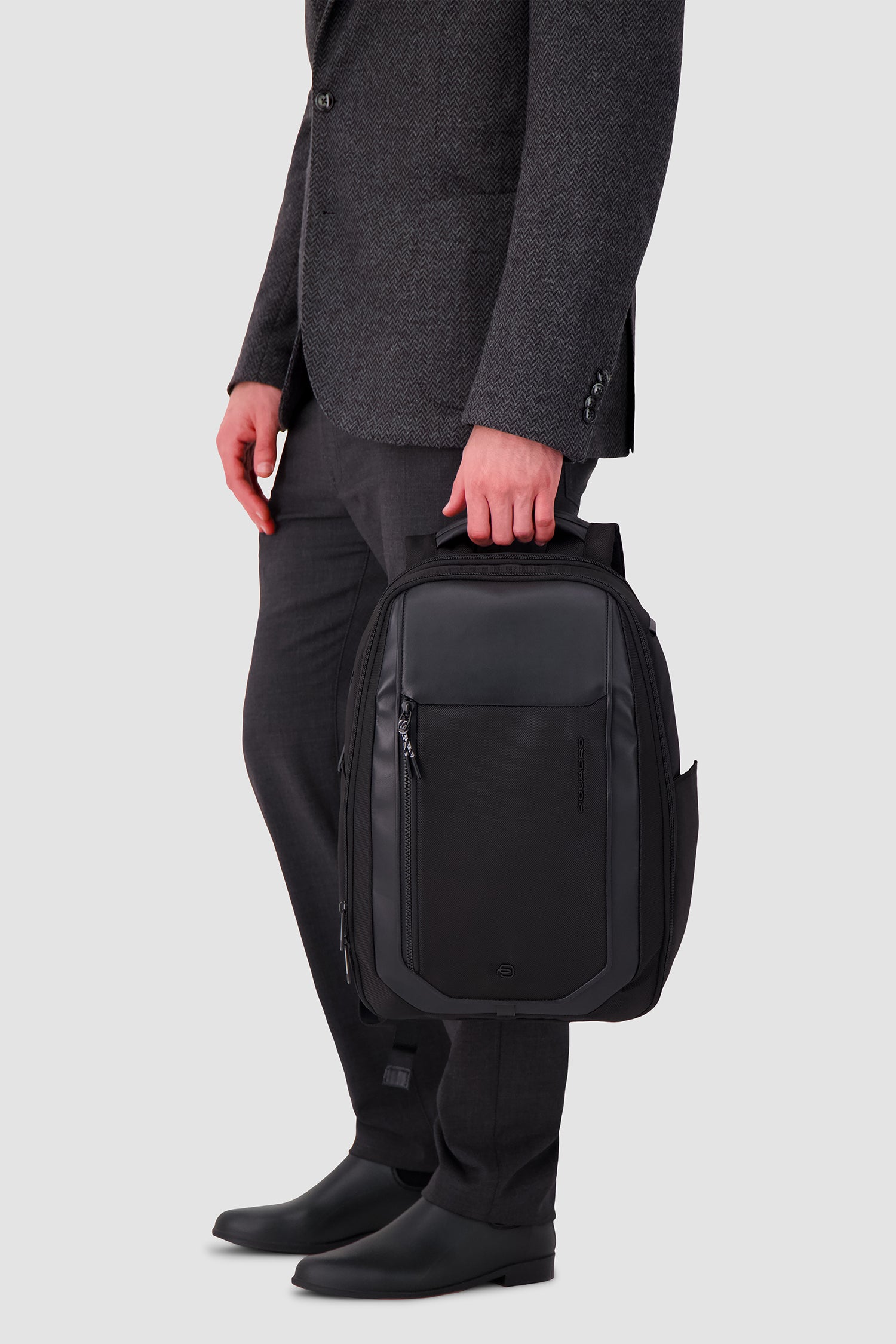 Sac à dos de voyage Piquadro pour ordinateur portable 15,6", en textile recyclé noir