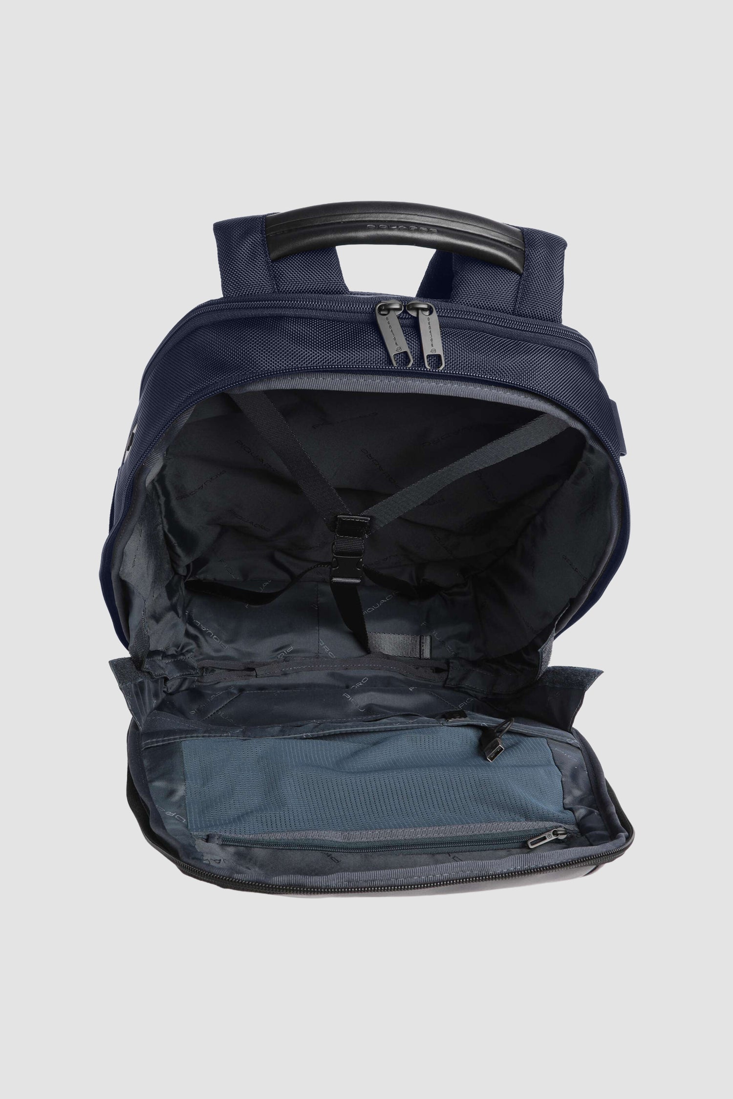 Sac à dos de voyage Piquadro pour ordinateur portable 15,6" en textile recyclé bleu marine