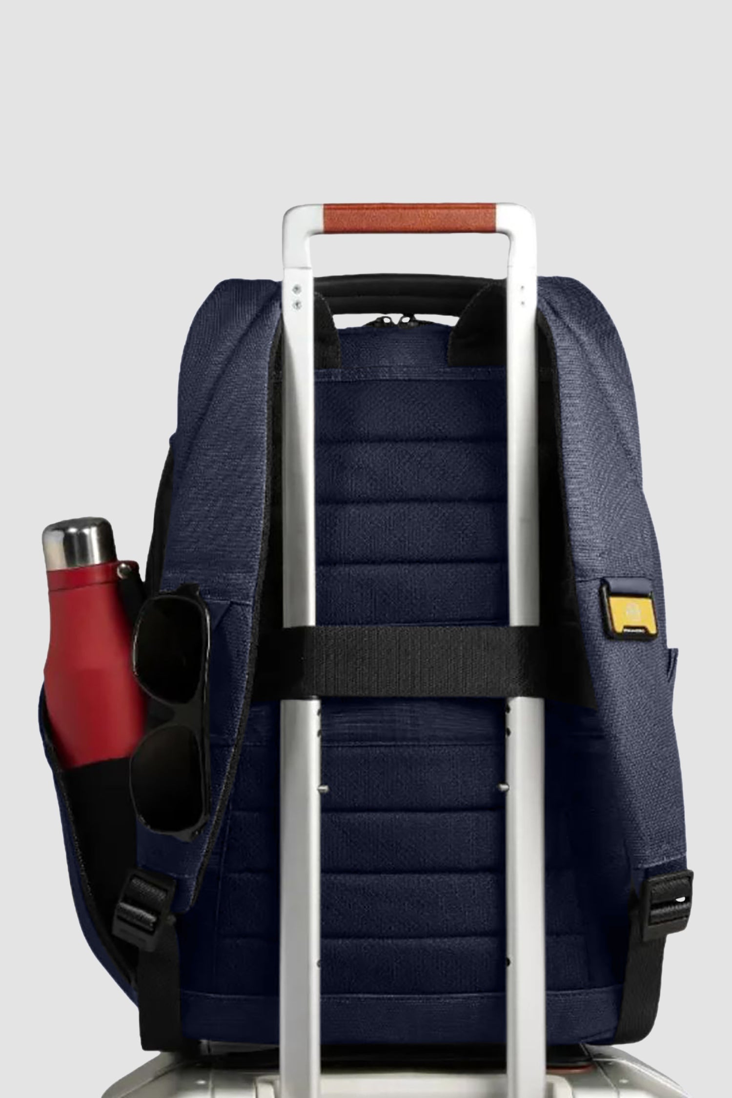 Sac à dos de voyage Piquadro pour ordinateur portable 15,6" en textile recyclé bleu marine