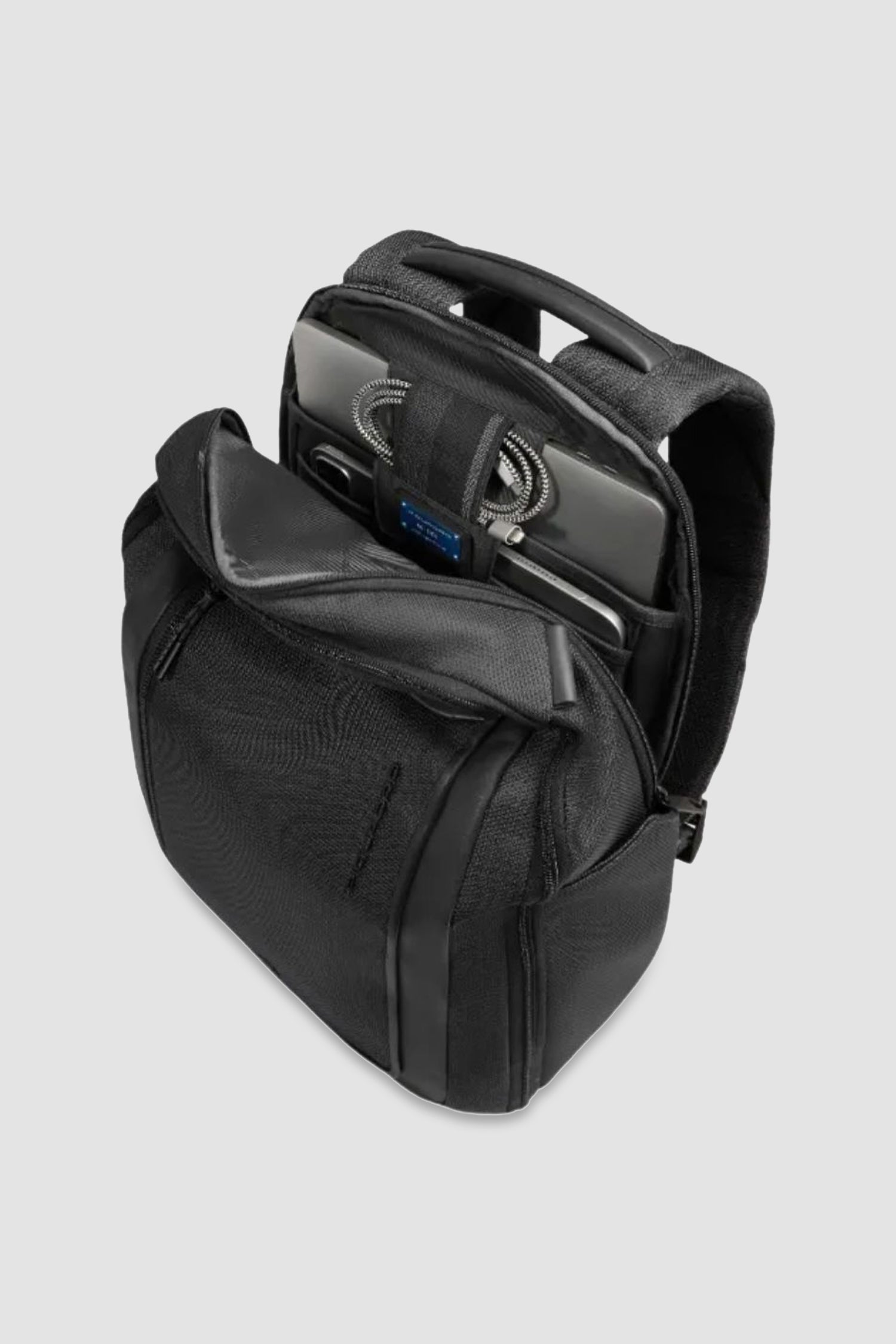 Sac à dos de voyage Piquadro pour ordinateur portable 15,6", en textile recyclé noir
