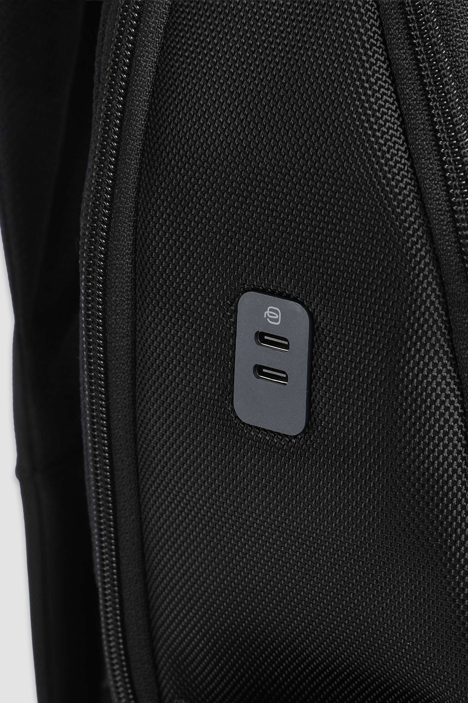 Sac à dos de voyage Piquadro pour ordinateur portable 15,6", en textile recyclé noir