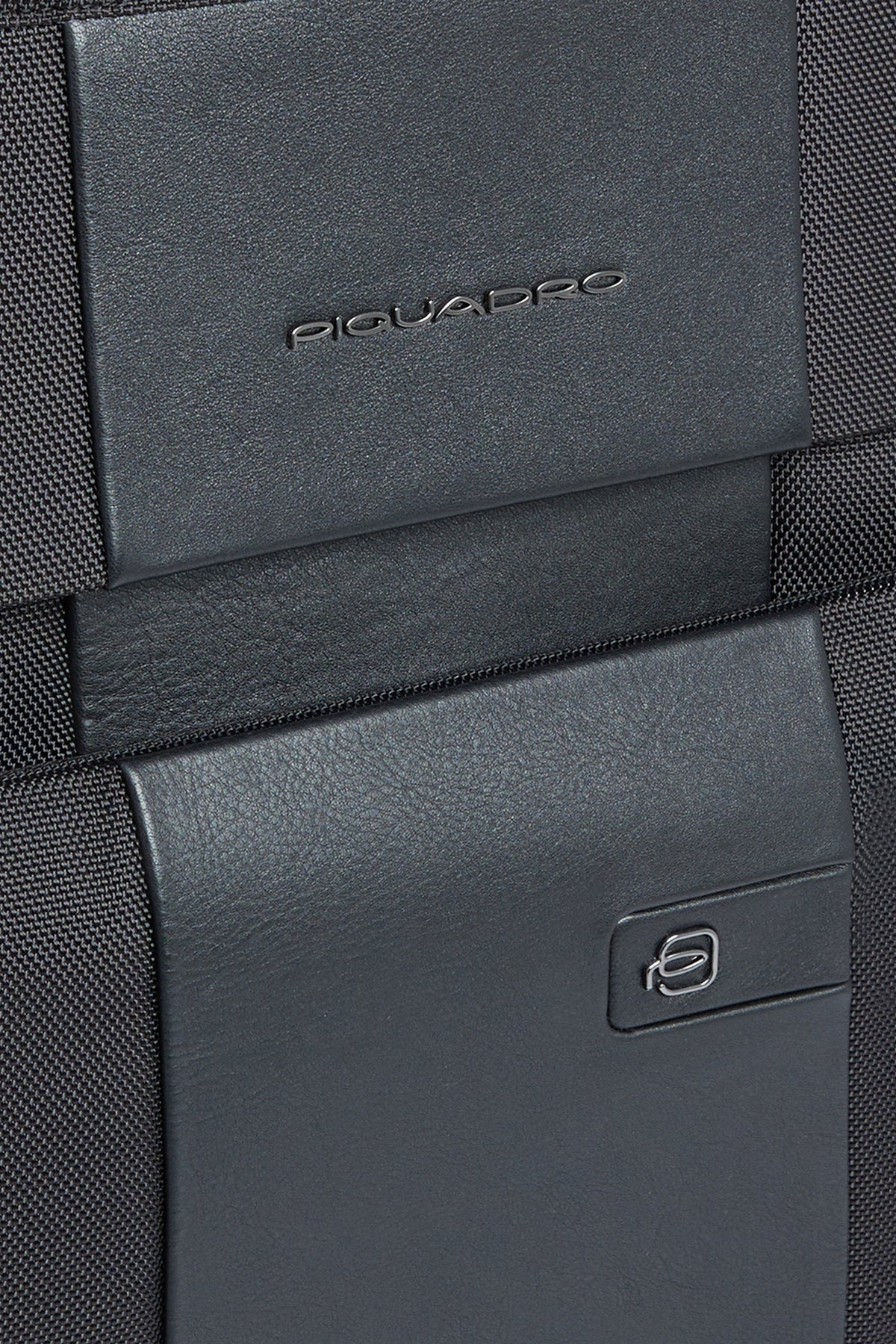 Piquadro Black Folding Garment Bag